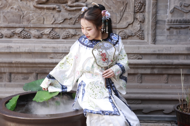 认真的雪的第一张照片--太原交友中心